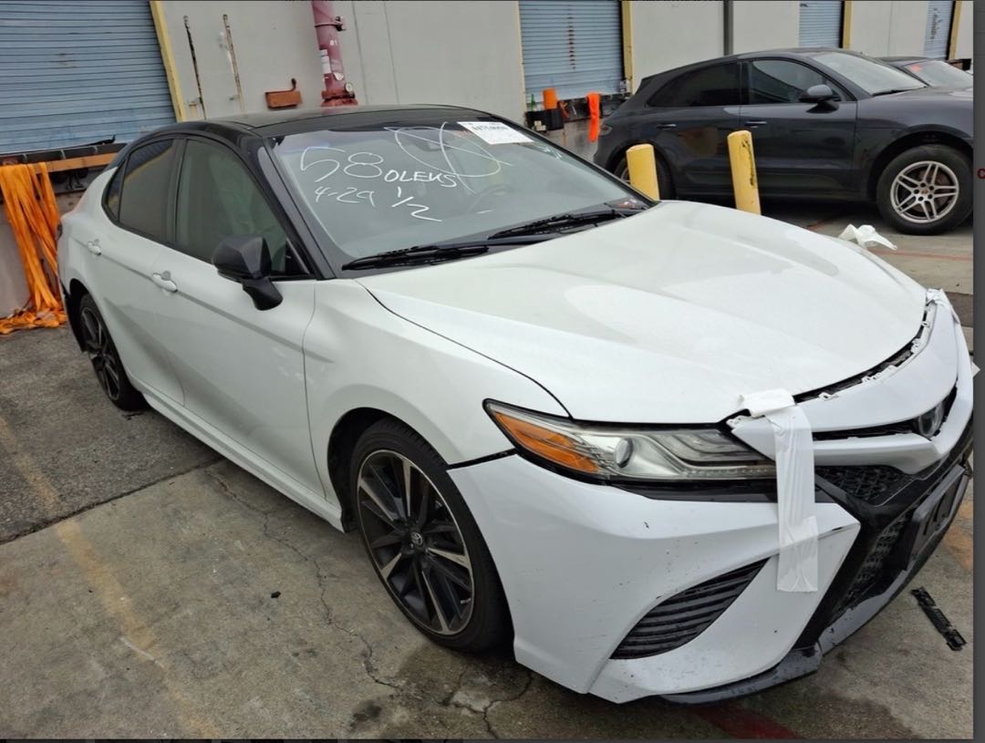 Car Image 2019 TOYOTA CAMRY