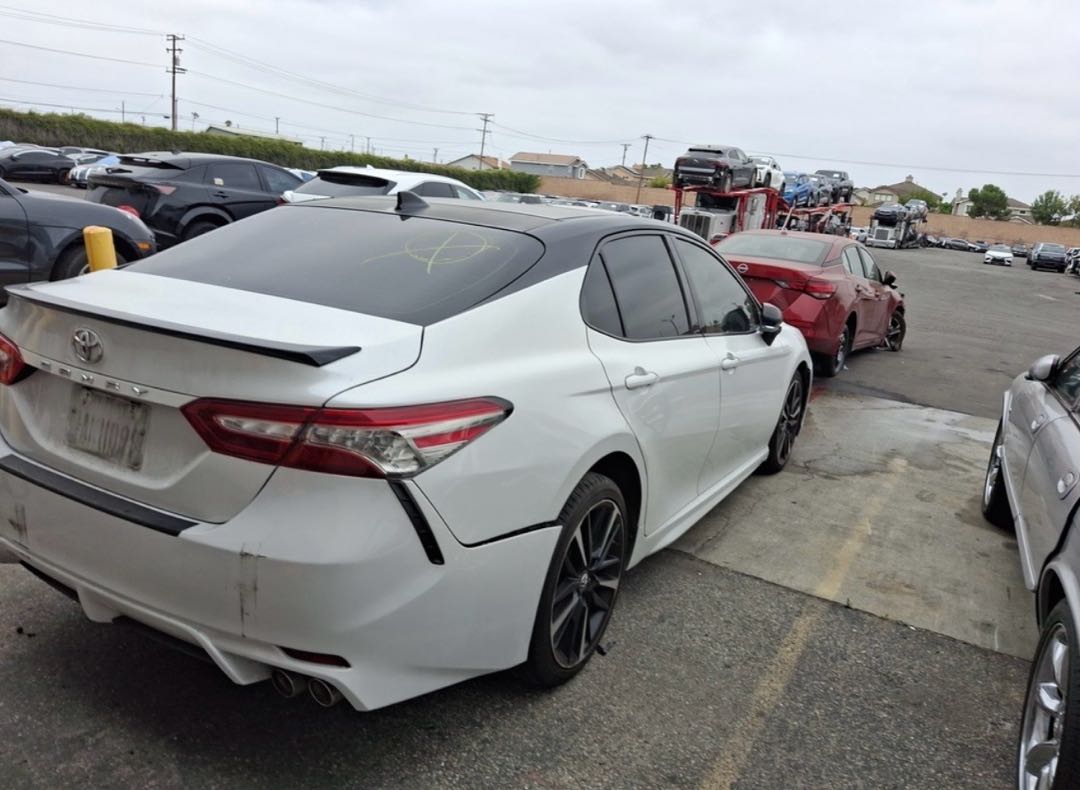 Car Image 2019 TOYOTA CAMRY