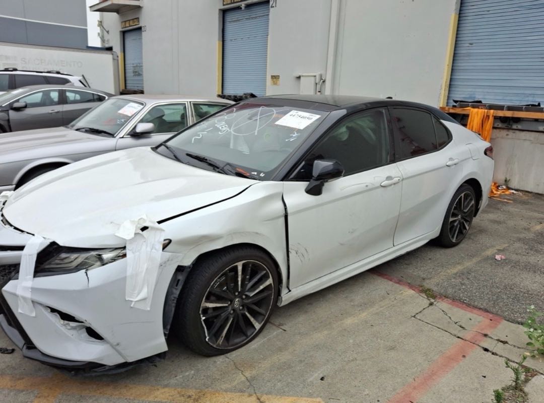 Car Image 2019 TOYOTA CAMRY