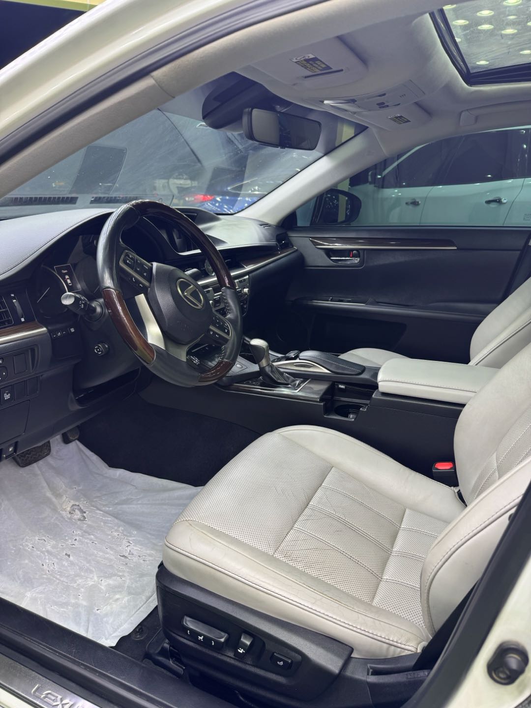 Car Image 2018 LEXUS ES 350