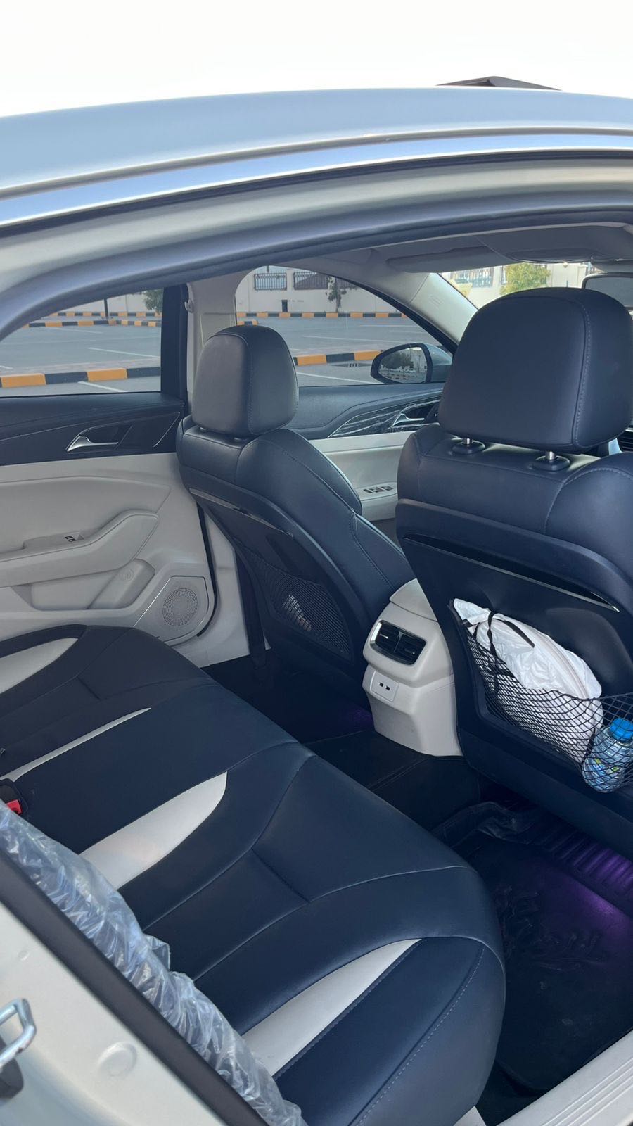 Car Image 2024 HONGQI H5 