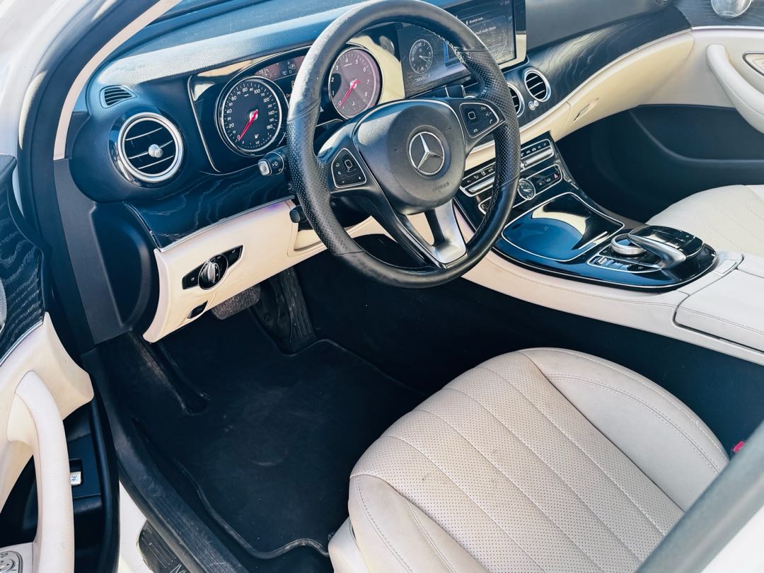 Car Image 2017 MERCEDES E Class 300