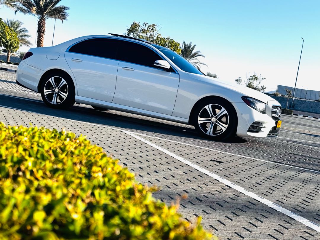 Car Image 2017 MERCEDES E Class 300