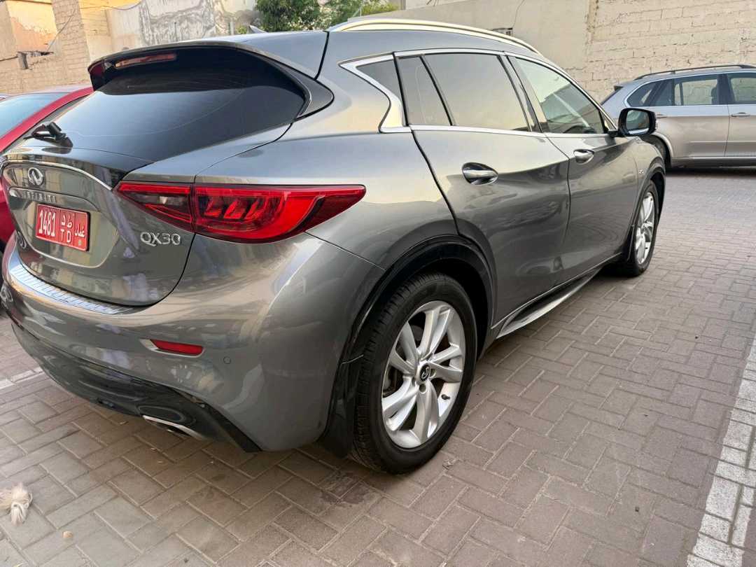 انفينتي QX30 2020