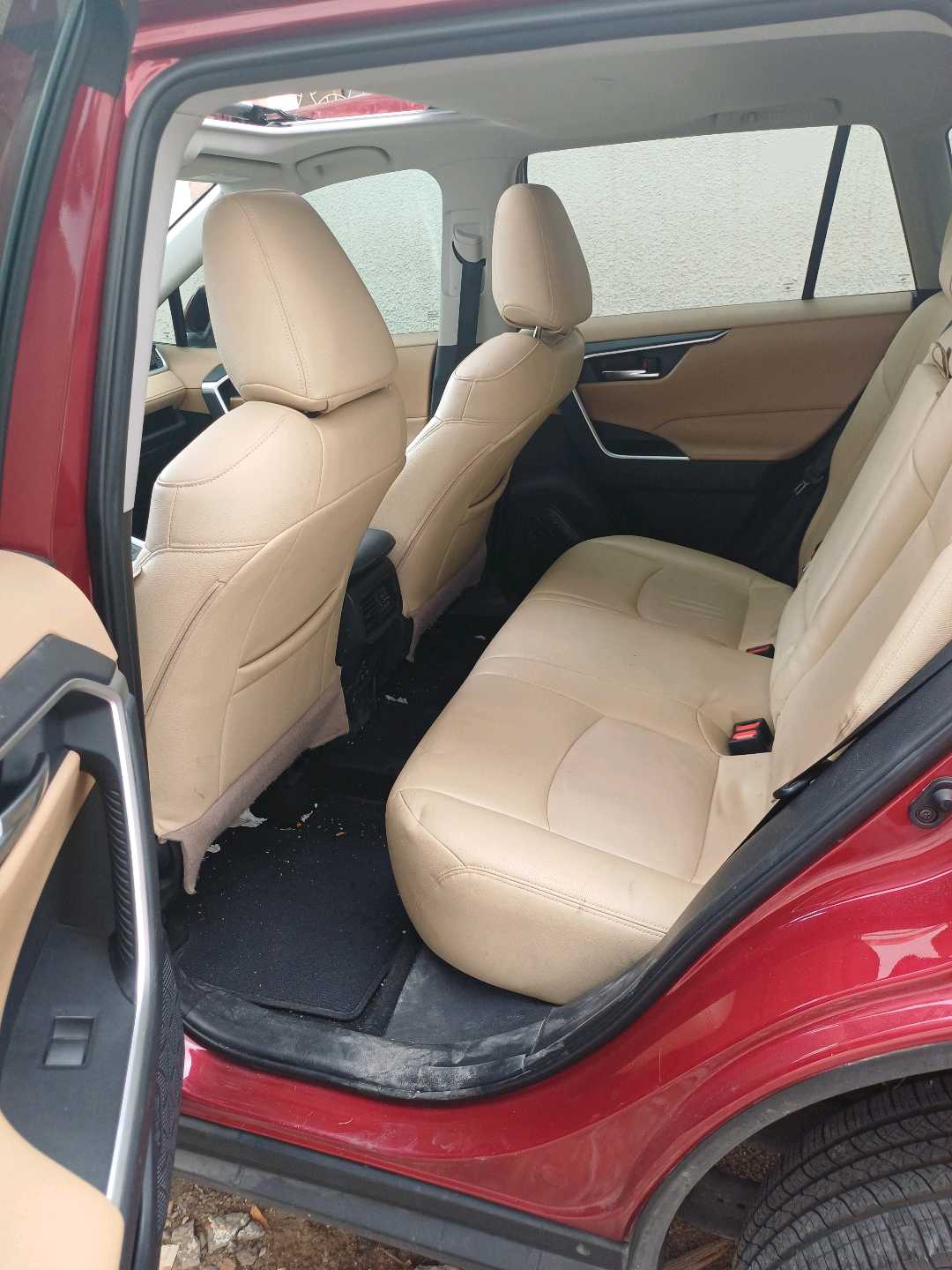 Car Image 2019 TOYOTA RAV4 XLE