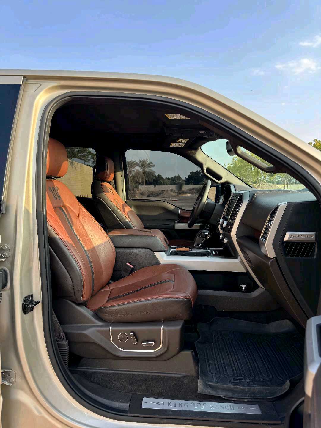 Car Image 2018 FORD F-150 Platinum