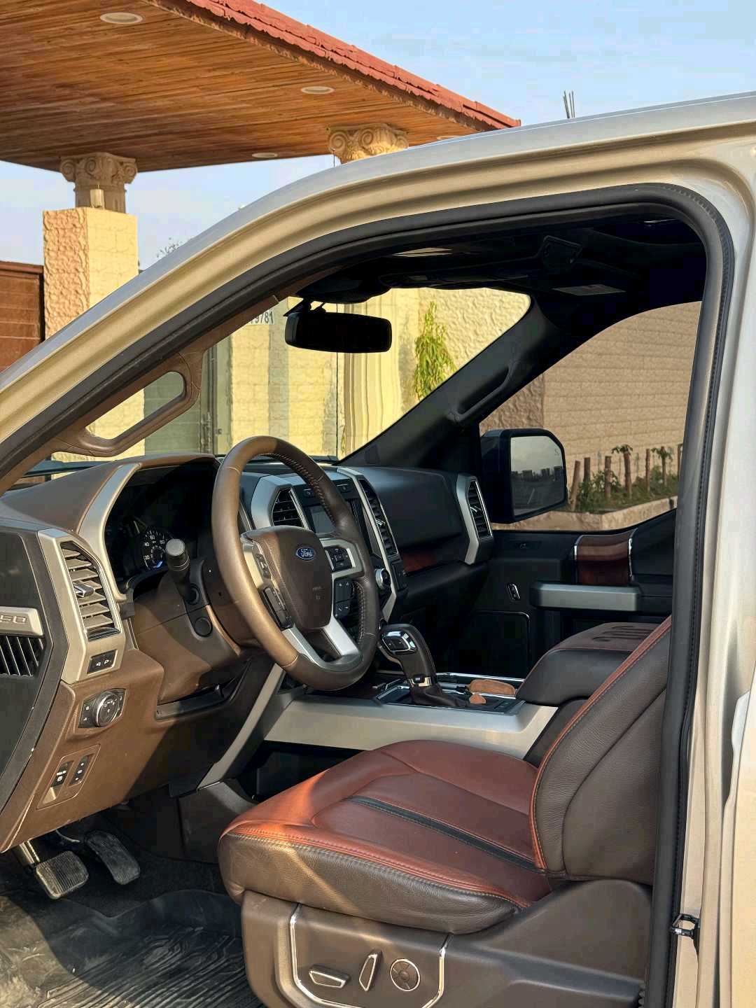 Car Image 2018 FORD F-150 Platinum