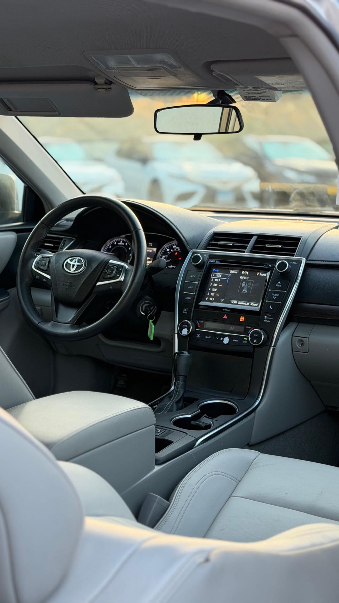 Car Image 2017 TOYOTA CAMRY XLE