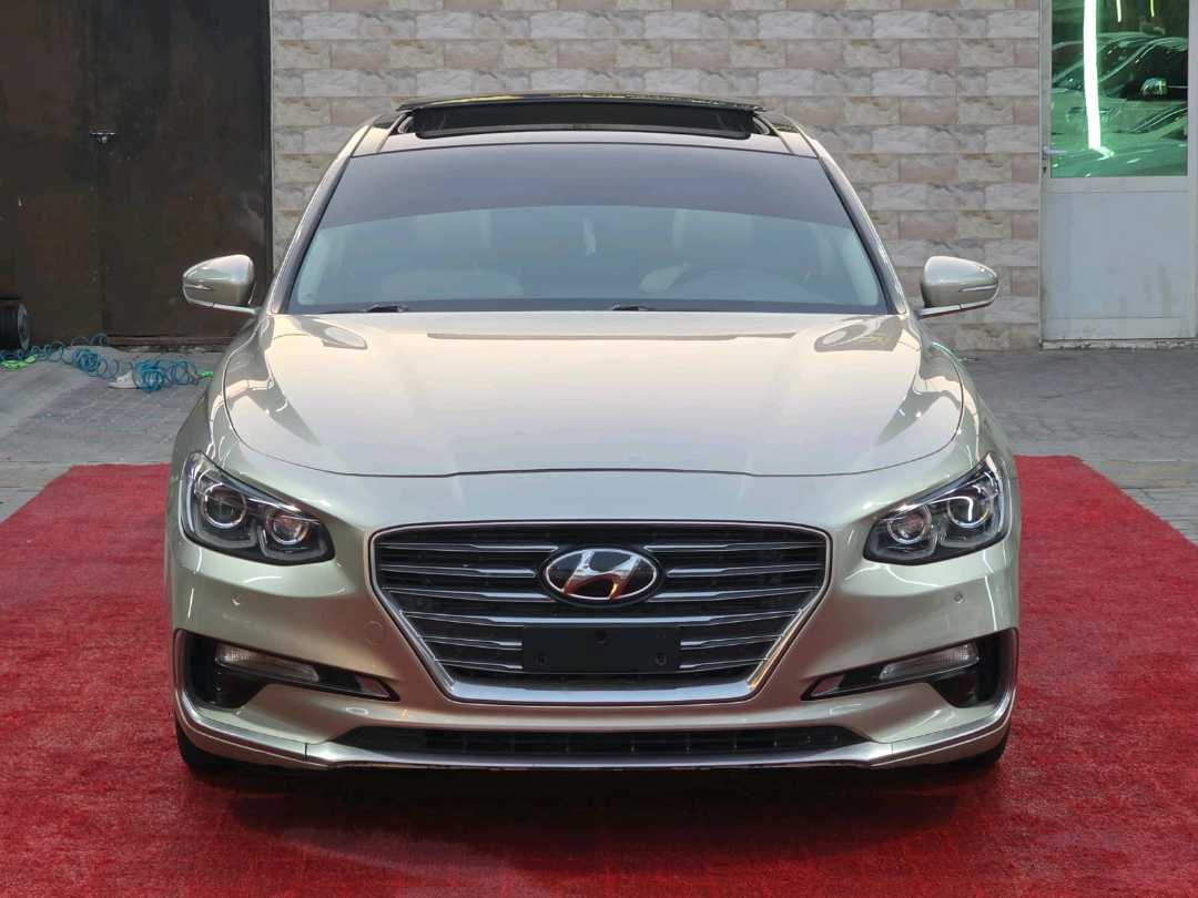 HYUNDAI AZERA  2018