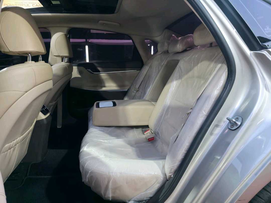Car Image 2018 HYUNDAI AZERA 
