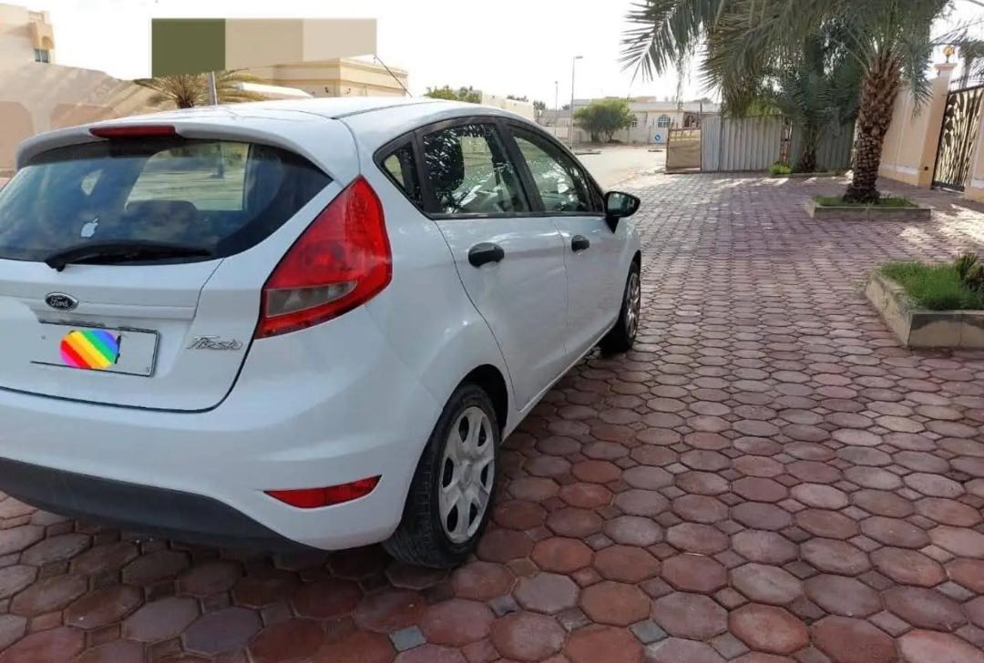 Car Image 2012 FORD FIESTA 