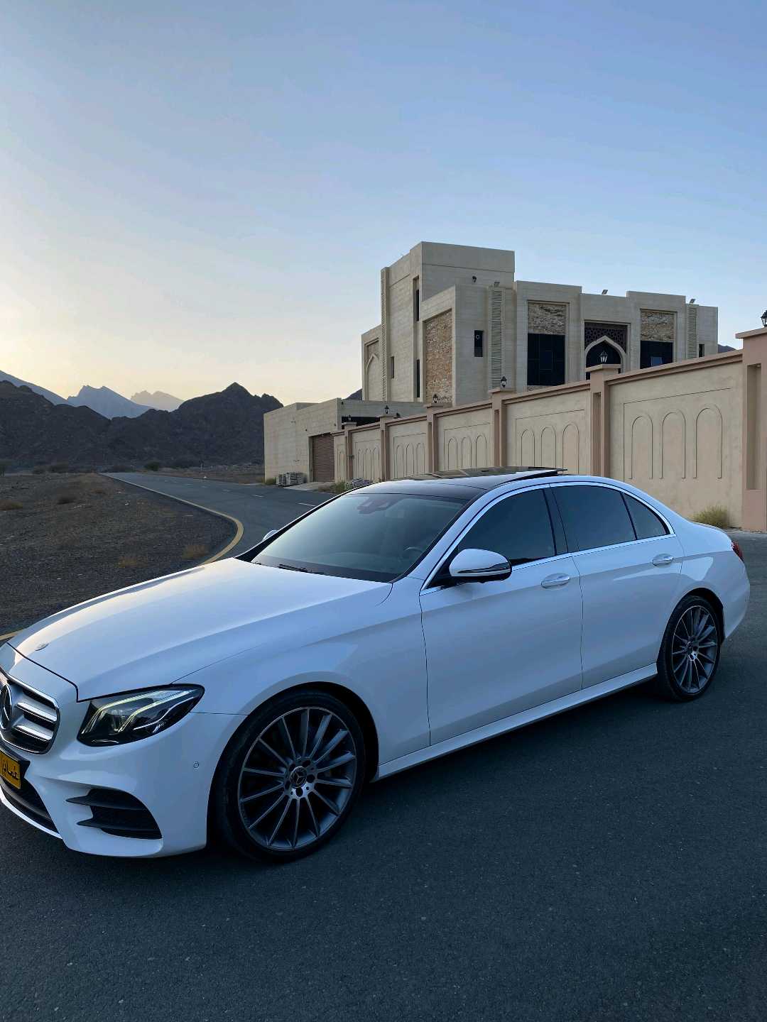 Car Image 2019 MERCEDES E Class 300