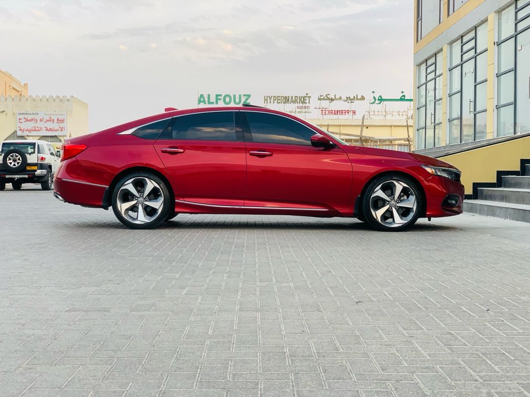 Car Image 2019 HONDA ACCORD TOURING