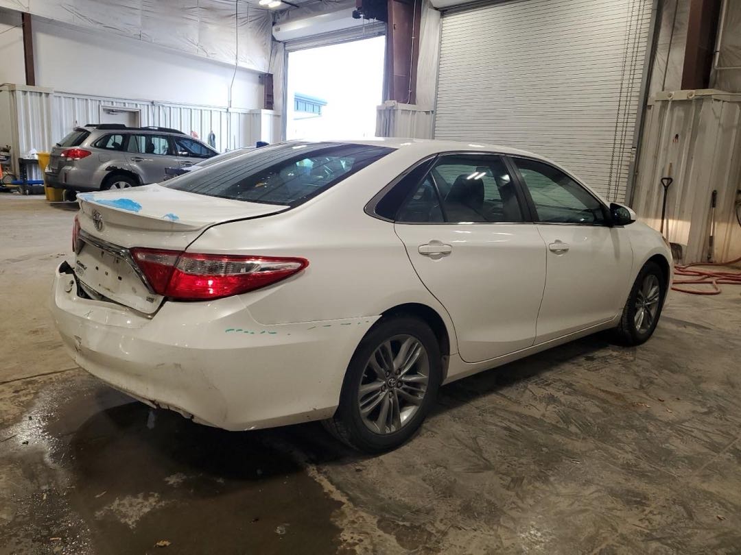 Car Image 2017 TOYOTA CAMRY