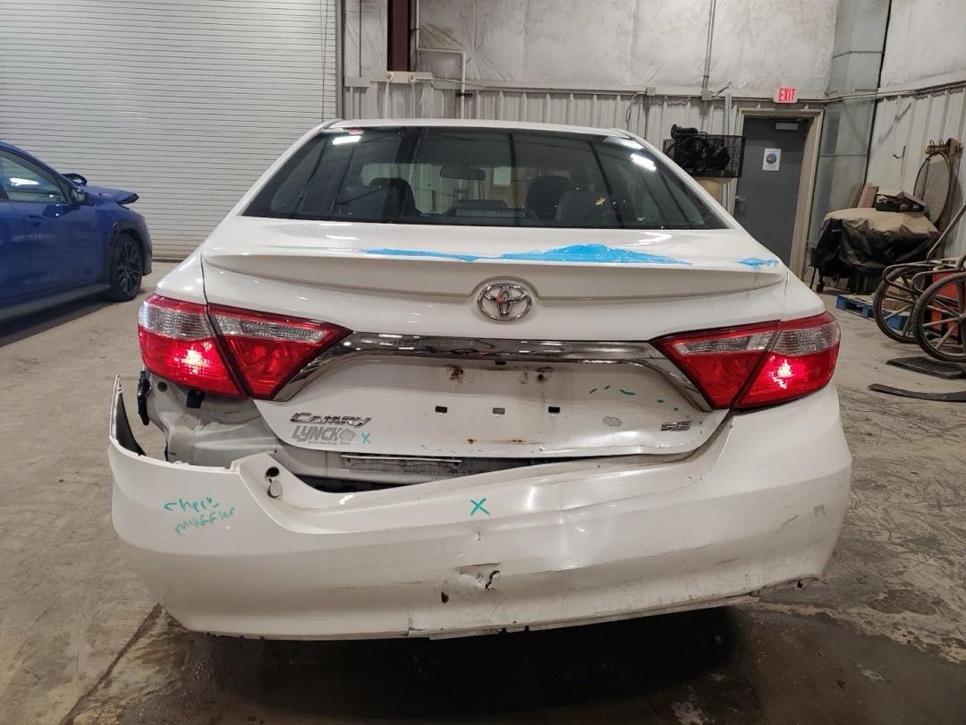 Car Image 2017 TOYOTA CAMRY