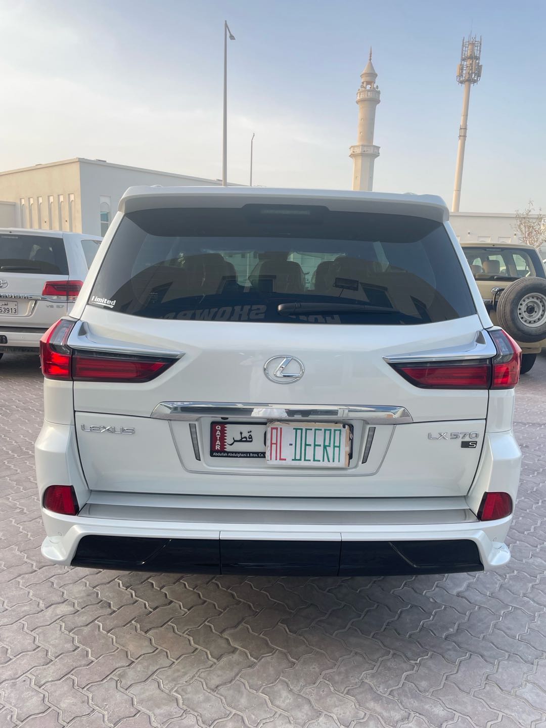 Car Image 2018 LEXUS LX 570