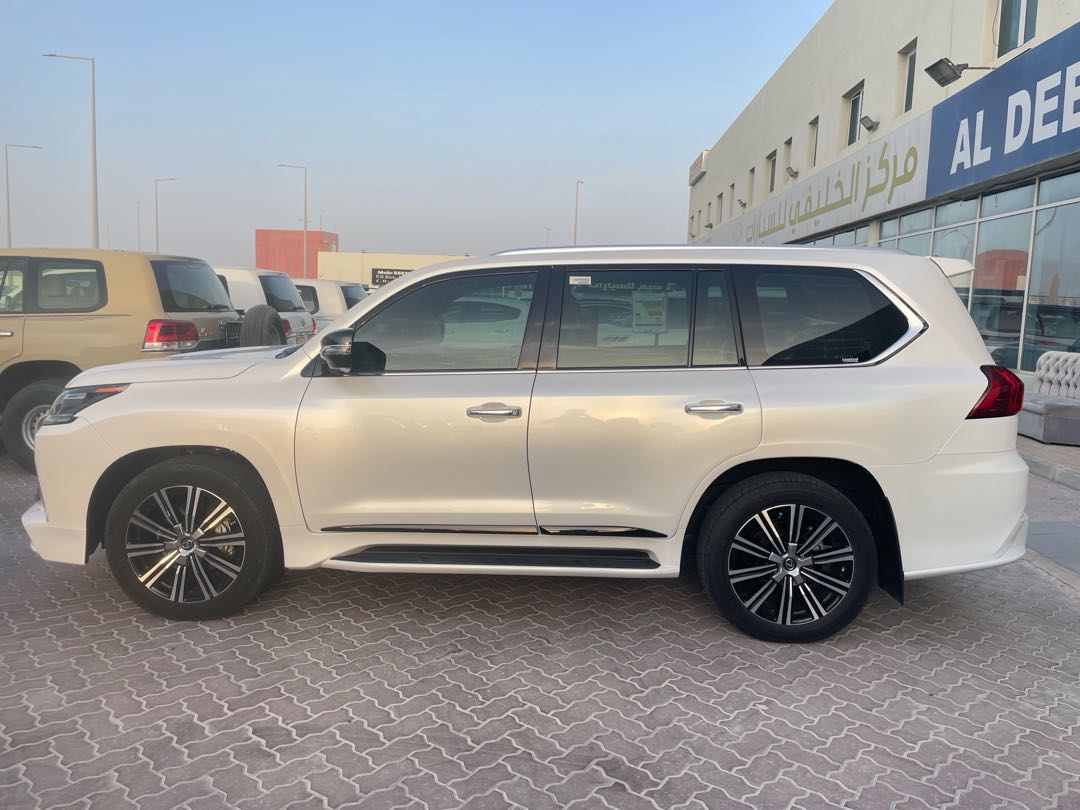 Car Image 2018 LEXUS LX 570