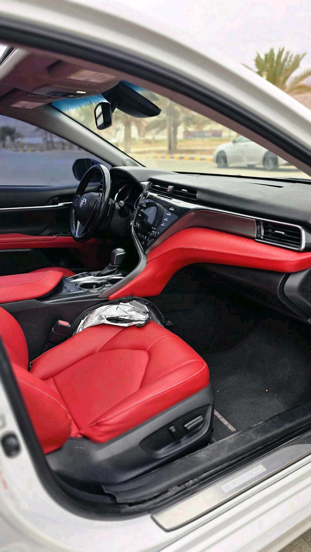 Car Image 2019 TOYOTA CAMRY XSE