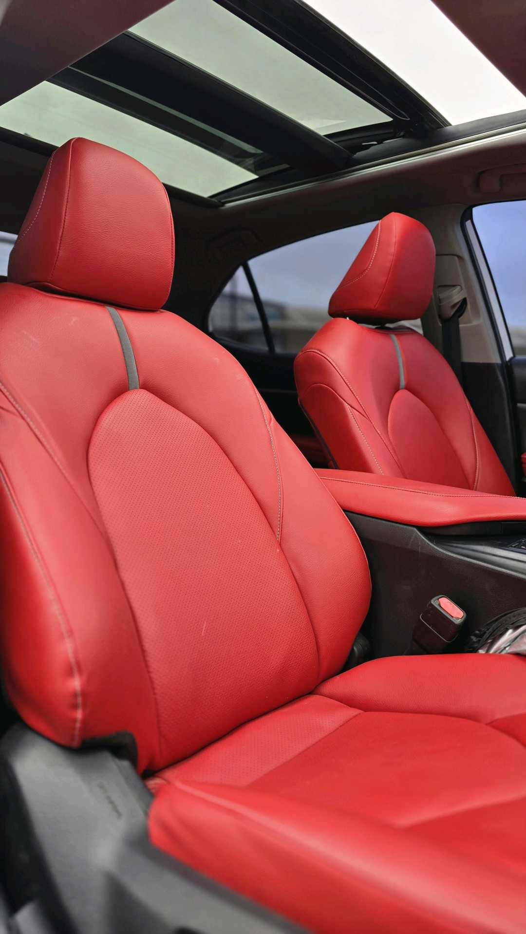 Car Image 2019 TOYOTA CAMRY XSE