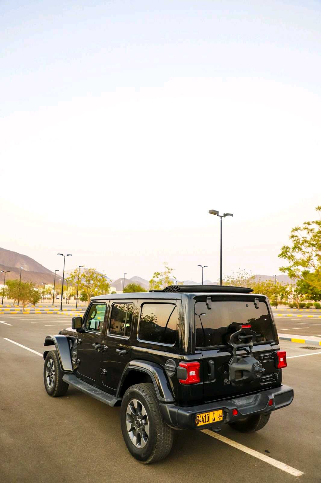 Car Image 2022 JEEP WRANGLER SAHARA