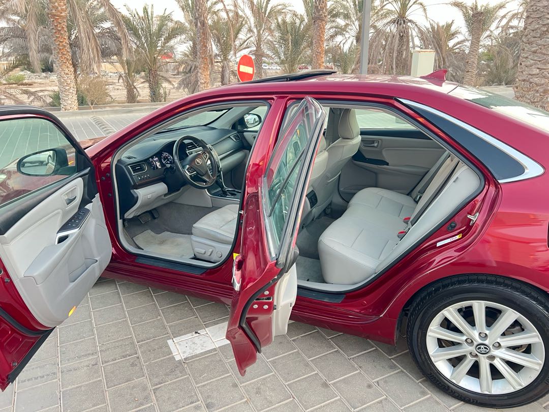 Car Image 2017 TOYOTA CAMRY XLE
