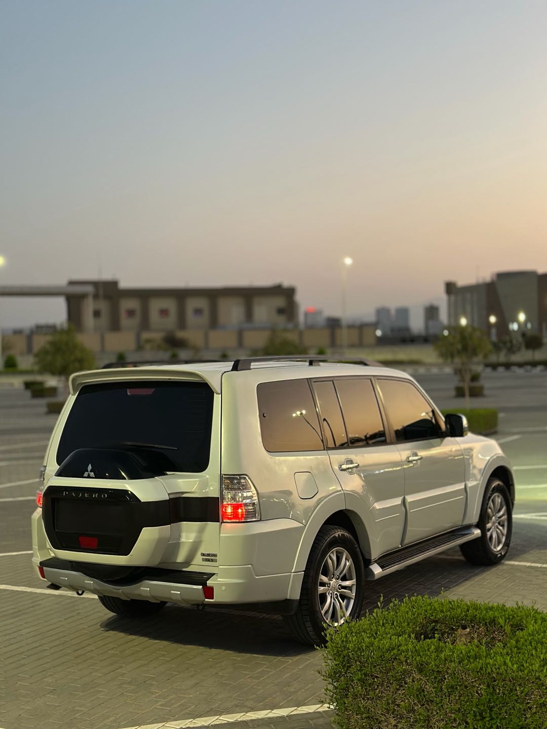 MITSUBISHI PAJERO 2017