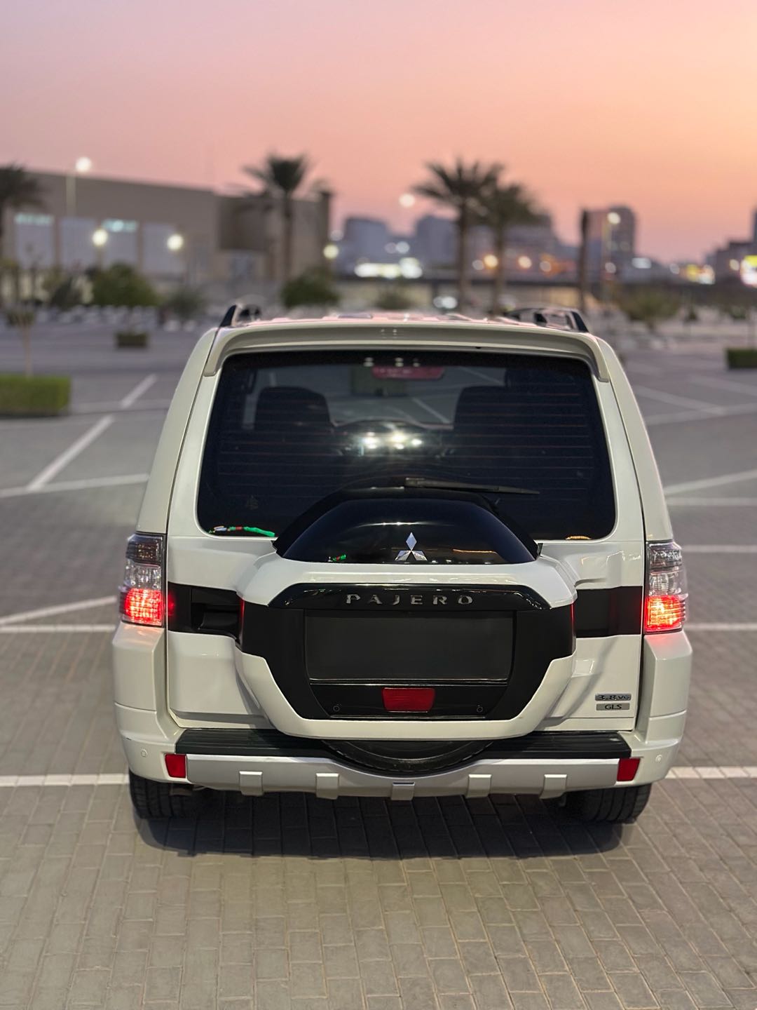 MITSUBISHI PAJERO 2017
