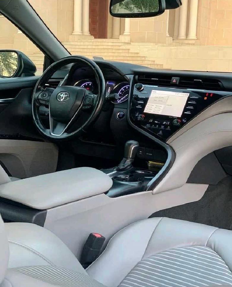 Car Image 2019 TOYOTA CAMRY SE