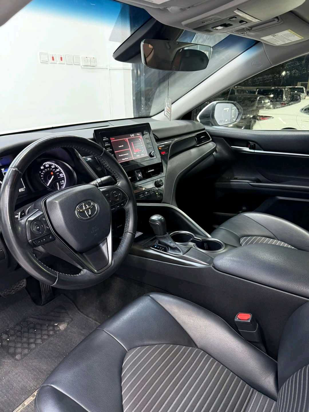 Car Image 2021 TOYOTA CAMRY SE