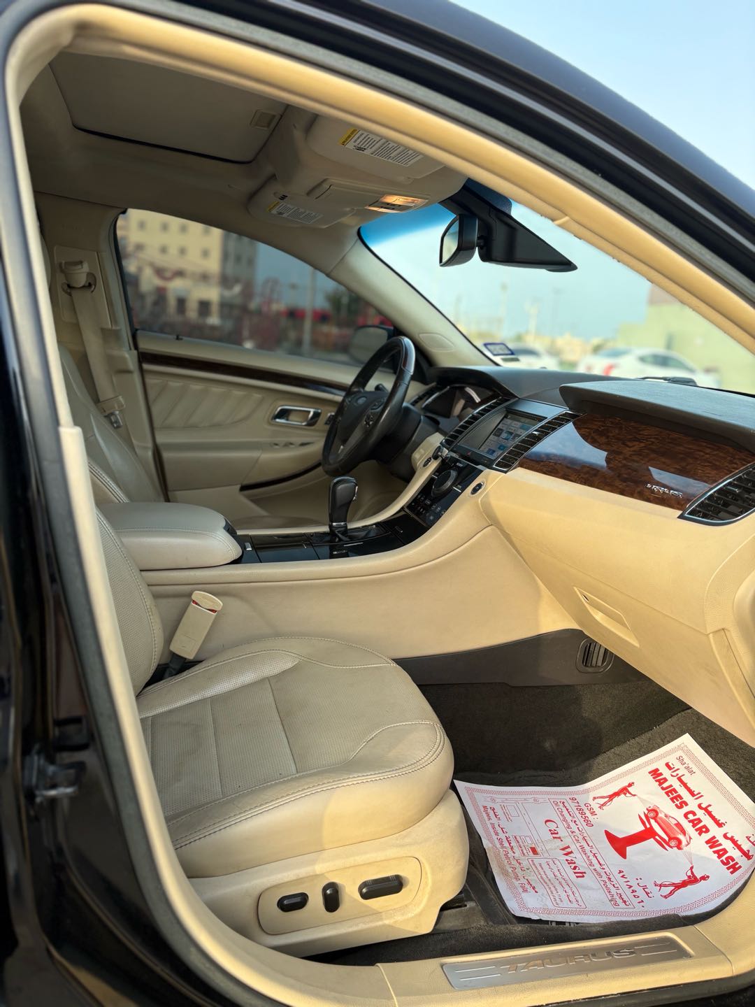 Car Image 2017 FORD TAURUS 
