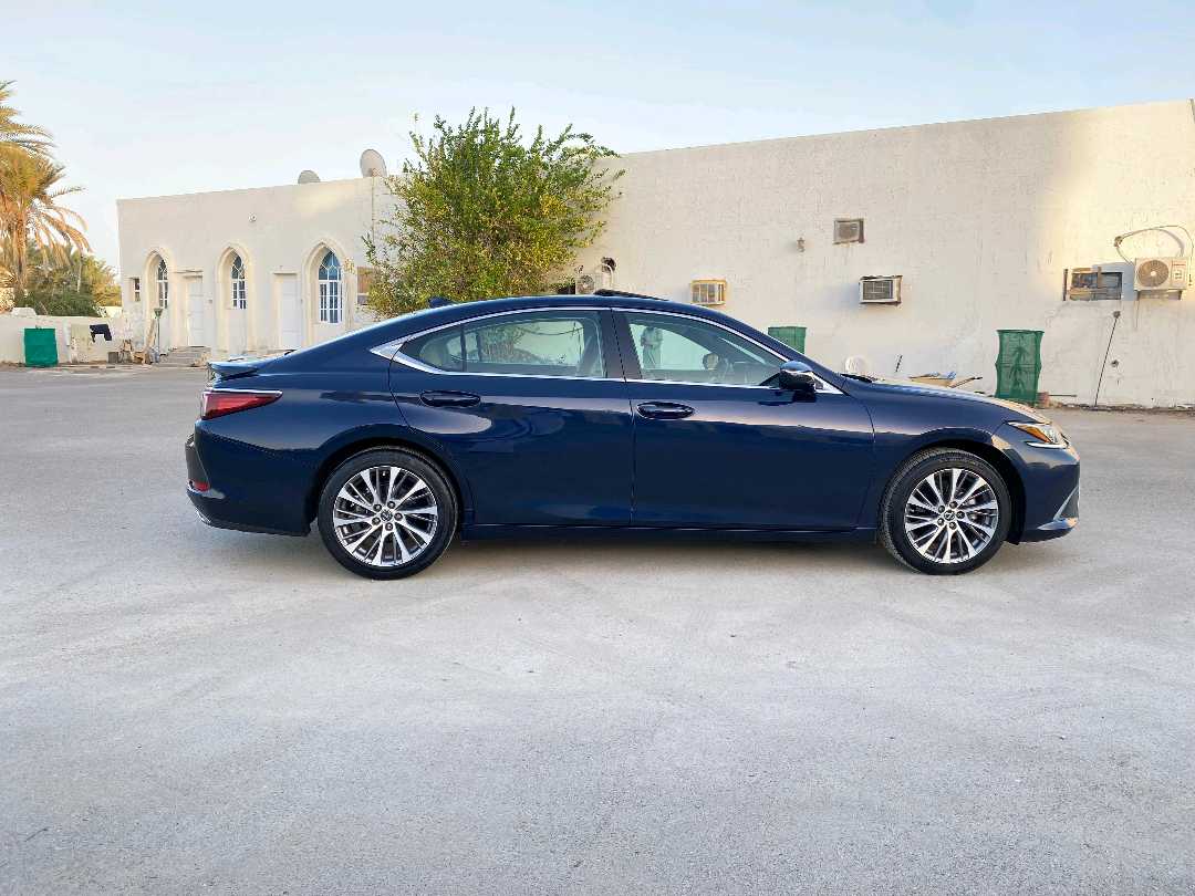 Car Image 2019 LEXUS ES 350