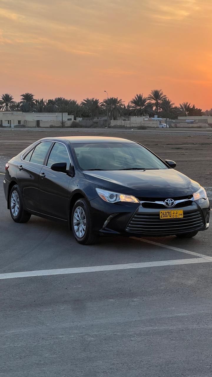 Car Image 2017 TOYOTA CAMRY LE