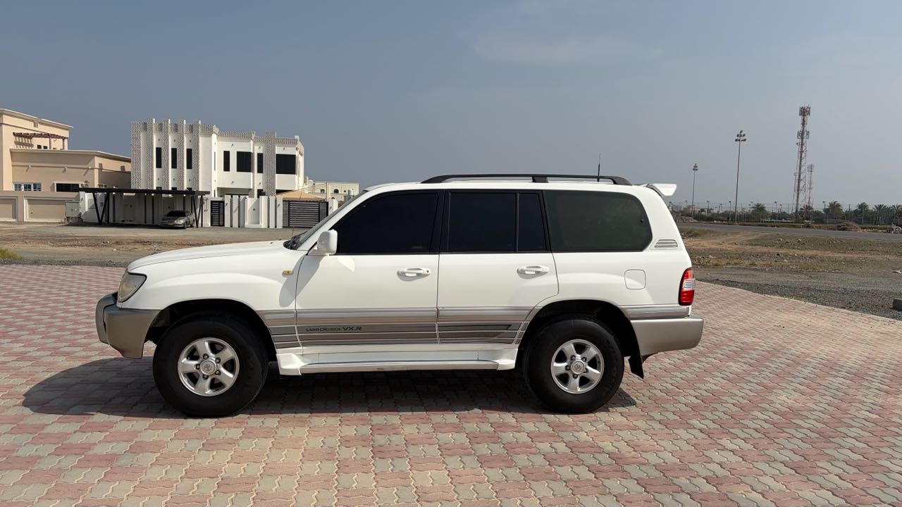 Car Image 1999 TOYOTA LAND CRUISER 