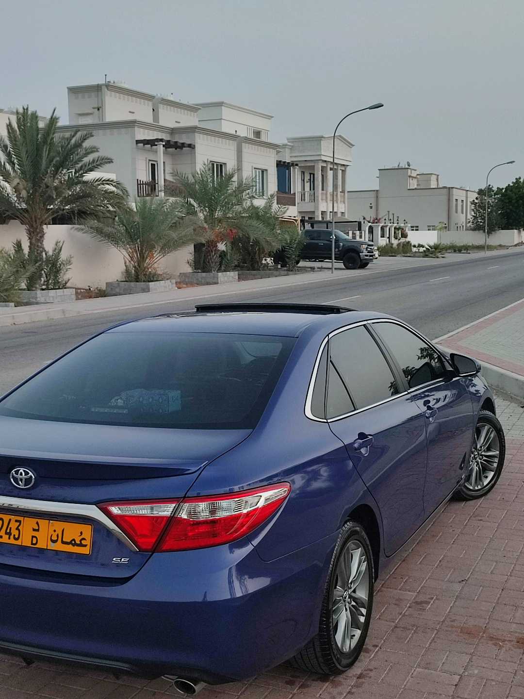 Car Image 2016 TOYOTA CAMRY SE