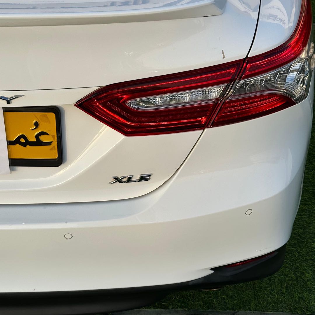 Car Image 2018 TOYOTA CAMRY XLE