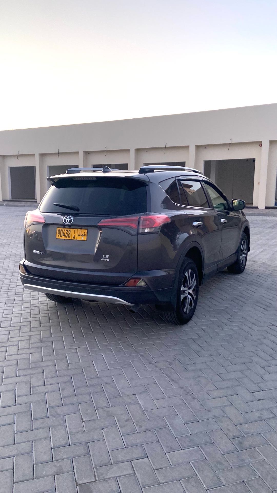 Car Image 2018 TOYOTA RAV4 SE