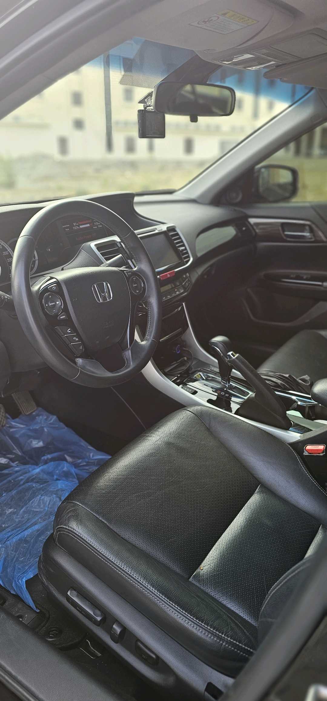 Car Image 2017 HONDA ACCORD TOURING