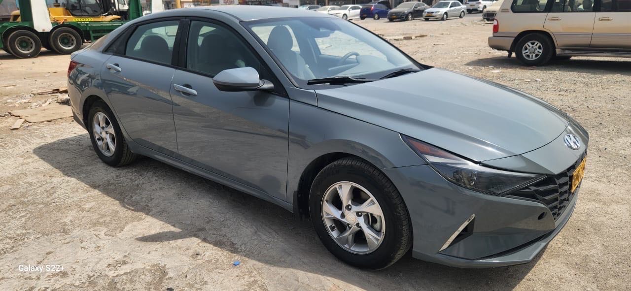 Car Image 2021 HYUNDAI ELANTRA SE