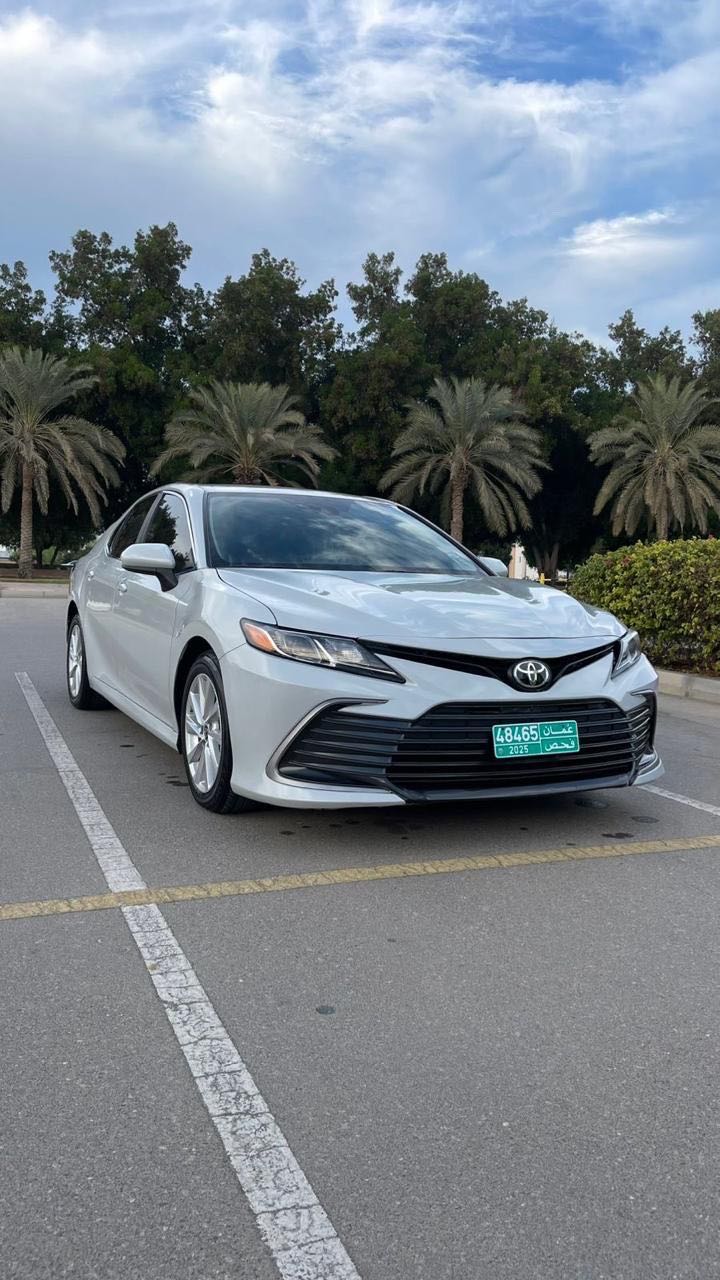 Car Image 2022 TOYOTA CAMRY LE