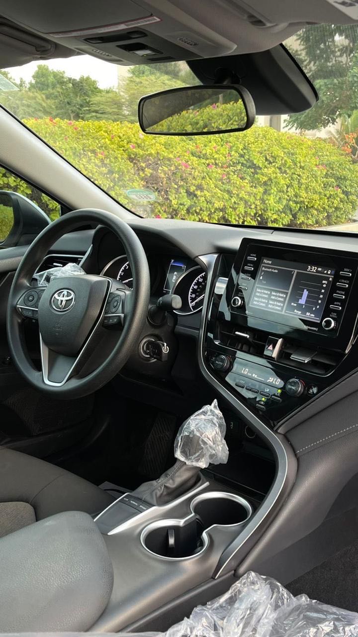 Car Image 2022 TOYOTA CAMRY LE