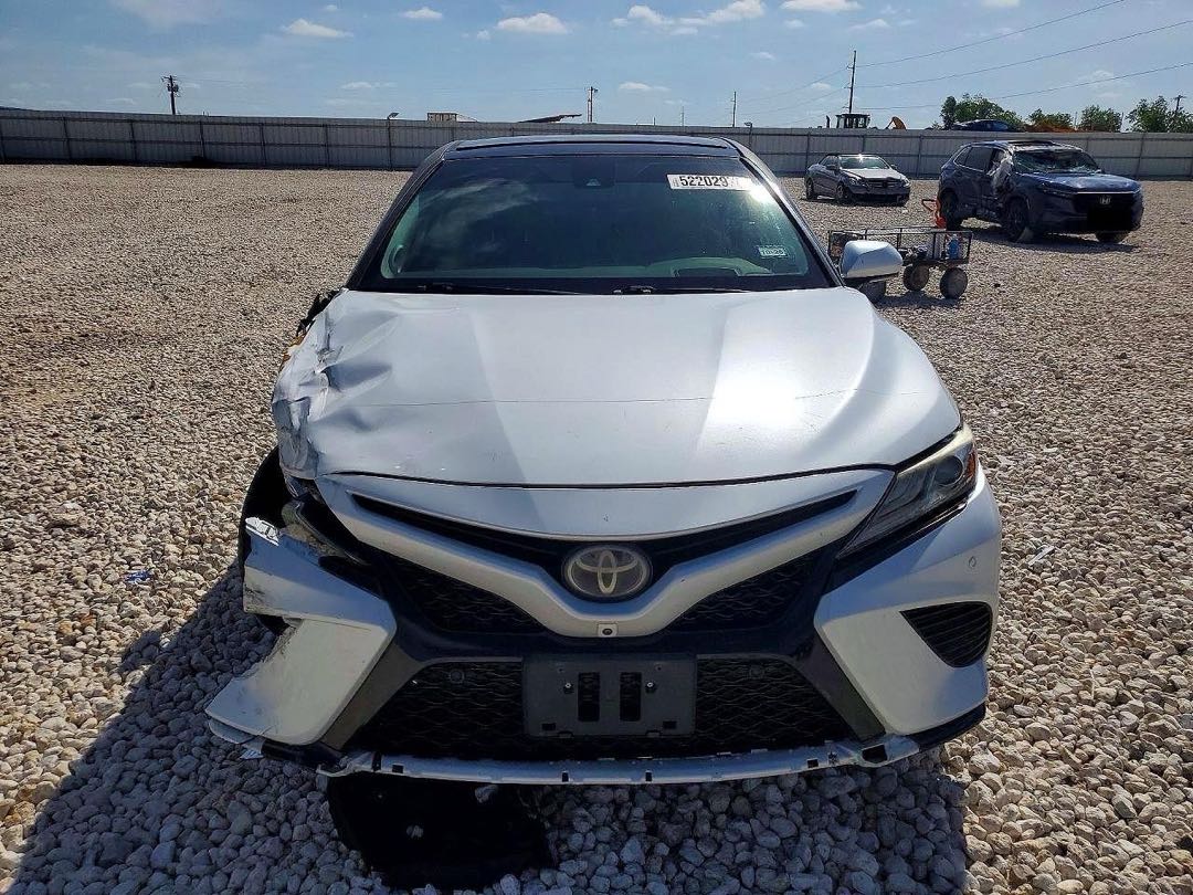 Car Image 2019 TOYOTA CAMRY