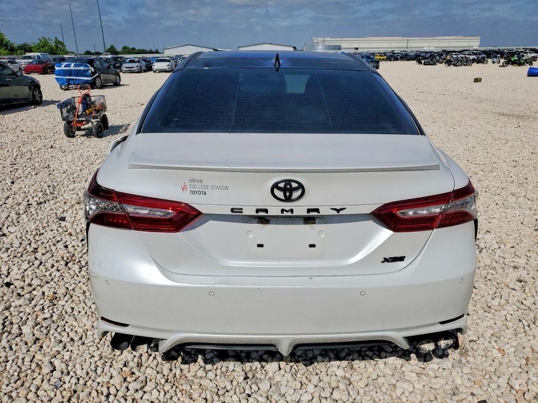 Car Image 2019 TOYOTA CAMRY