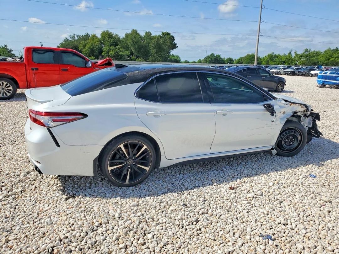 Car Image 2019 TOYOTA CAMRY