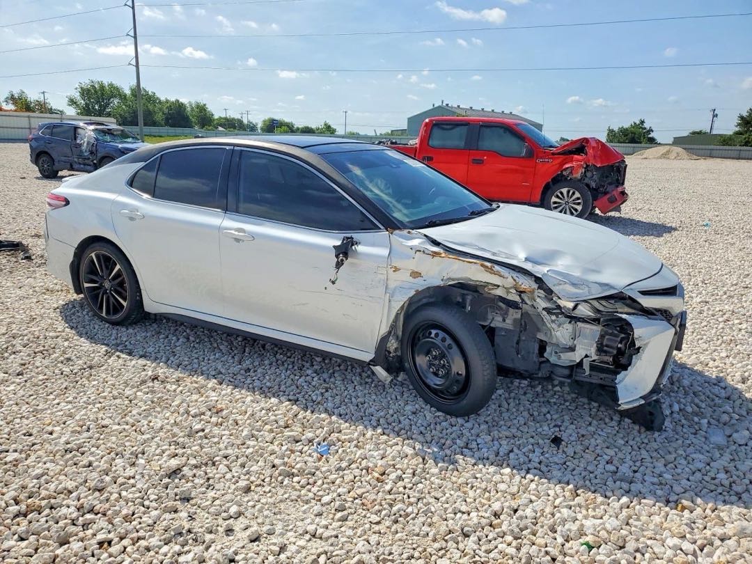 Car Image 2019 TOYOTA CAMRY