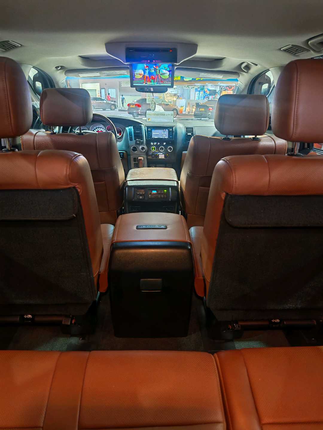 Car Image 2017 TOYOTA SEQUOIA 