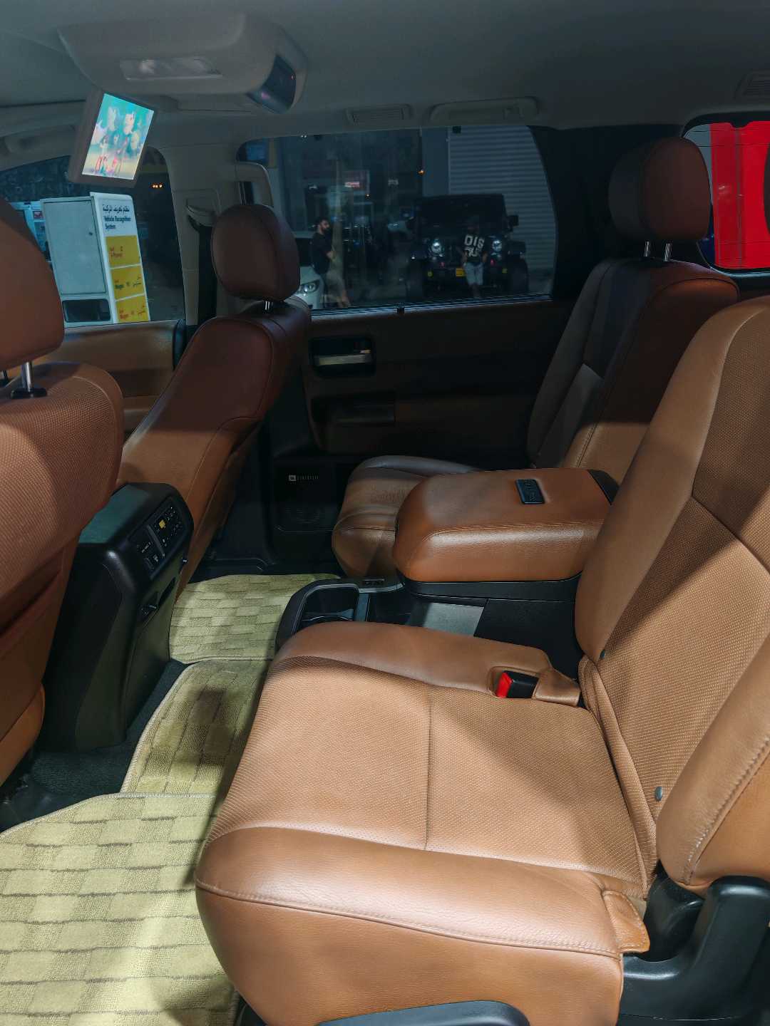 Car Image 2017 TOYOTA SEQUOIA 
