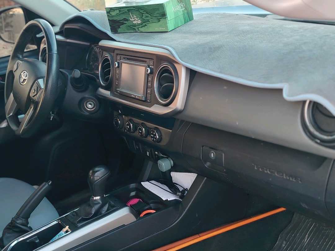 Car Image 2019 TOYOTA TACOMA SR5