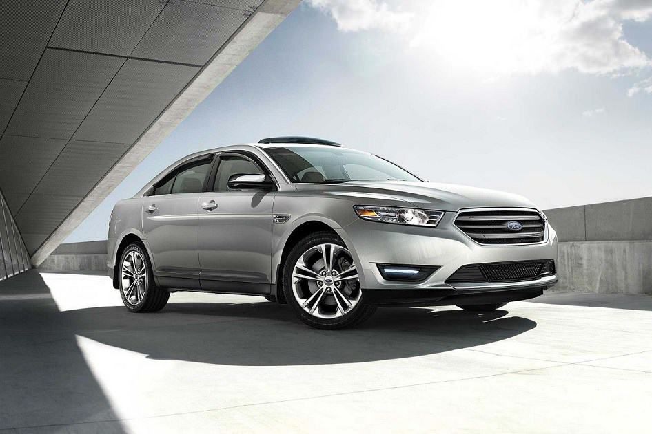 FORD TAURUS 2019