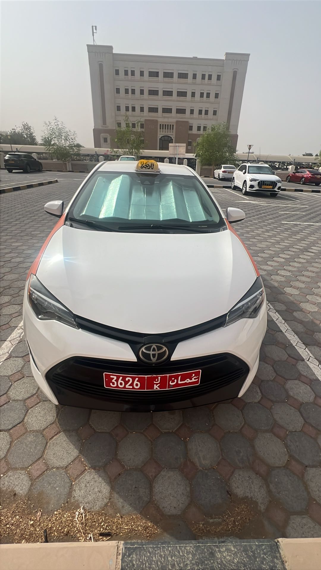 Car Image 2018 TOYOTA COROLLA LE