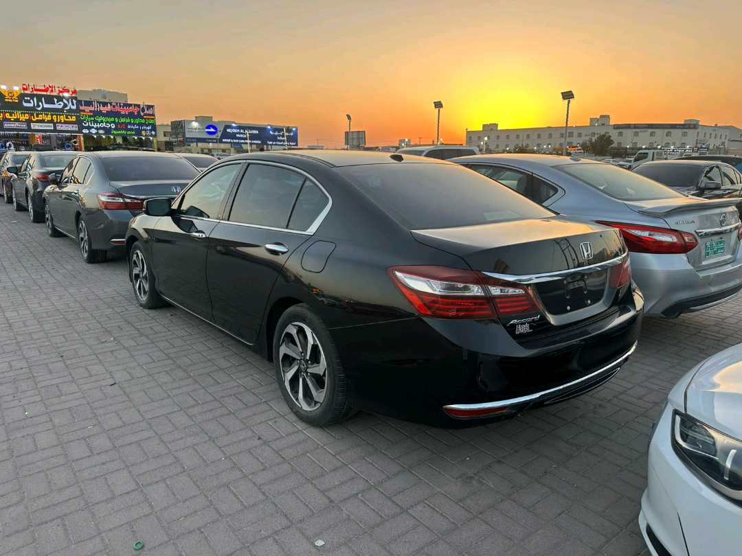Car Image 2017 HONDA ACCORD EXL